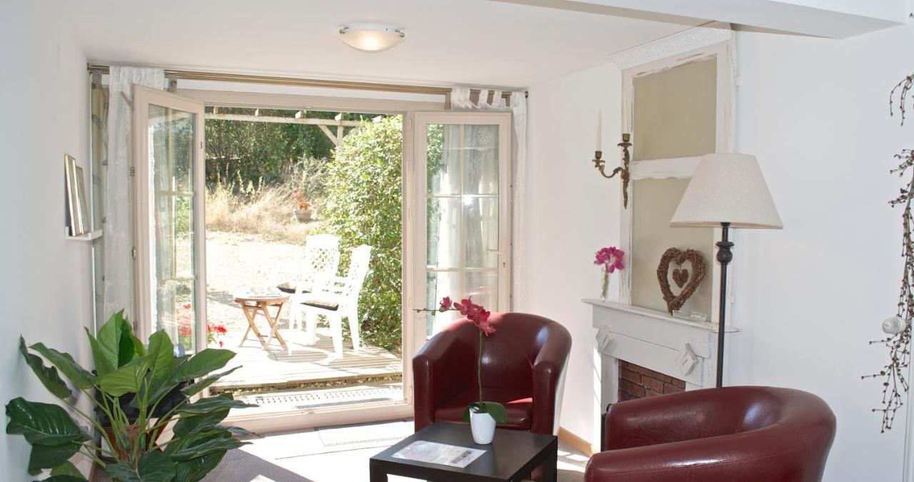 Villa Orangère Chambre et table d'hôtes Bonneuil-Matours Esterno foto